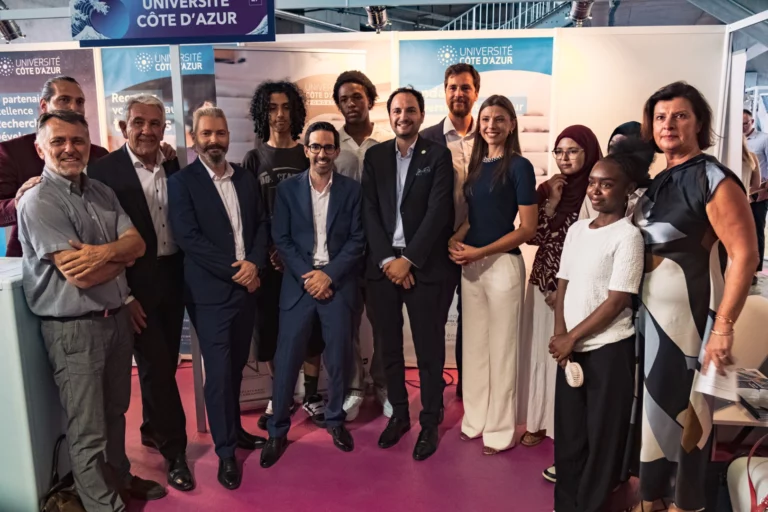 Groupe de participants lors d'un événement de la Fondation Université Côte d'Azur